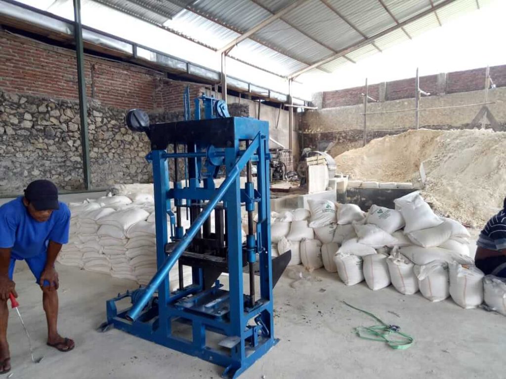 harga mesin paving block hidrolik Jember, jual mesin paving block abc Jember, jual mesin paving block area Jember, jual mesin paving block area jakarta, jual mesin paving block area makassar, jual mesin paving block area Surabaya, jual mesin paving block Jember, jual mesin paving block Jember anti lumut, jual mesin paving block Jember jawa timur, jual mesin paving block indonesia, jual mesin paving block industry batu, jual mesin paving block jatim, jual mesin paving block jawa tengah, jual mesin paving block jogja, mesin paving block Jember harga mesin paving block Jember baru, mesin pembuat paving block Jember, mesin pencetak paving block Jember