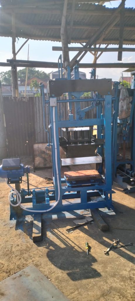 Harga mesin paving block hidrolik Jambi, harga mesin paving block manual Jambi, harga mesin paving block otomatis Jambi, harga mesin paving block press hidrolik Jambi, harga mesin paving block semi otomatis Jambi, Harga mesin paving multi block Jambi, harga mesin pres paving block Jambi, Jual mesin cetak paving block Jambi, jual mesin paving Jambi, Jual mesin paving block Jambi, Jual mesin paving block di Kota Jambi, Jual mesin paving block jakarta, mesin cetak paving block otomatis Jambi, mesin paving block manual Jambi, mesin paving block otomatis Jambi